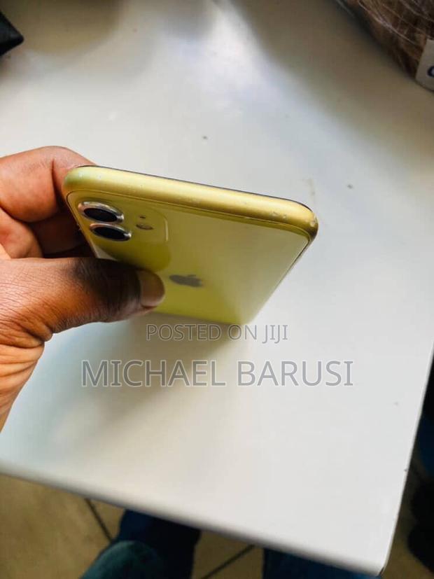 Apple iPhone 11 64 GB Yellow - thumbnail 3