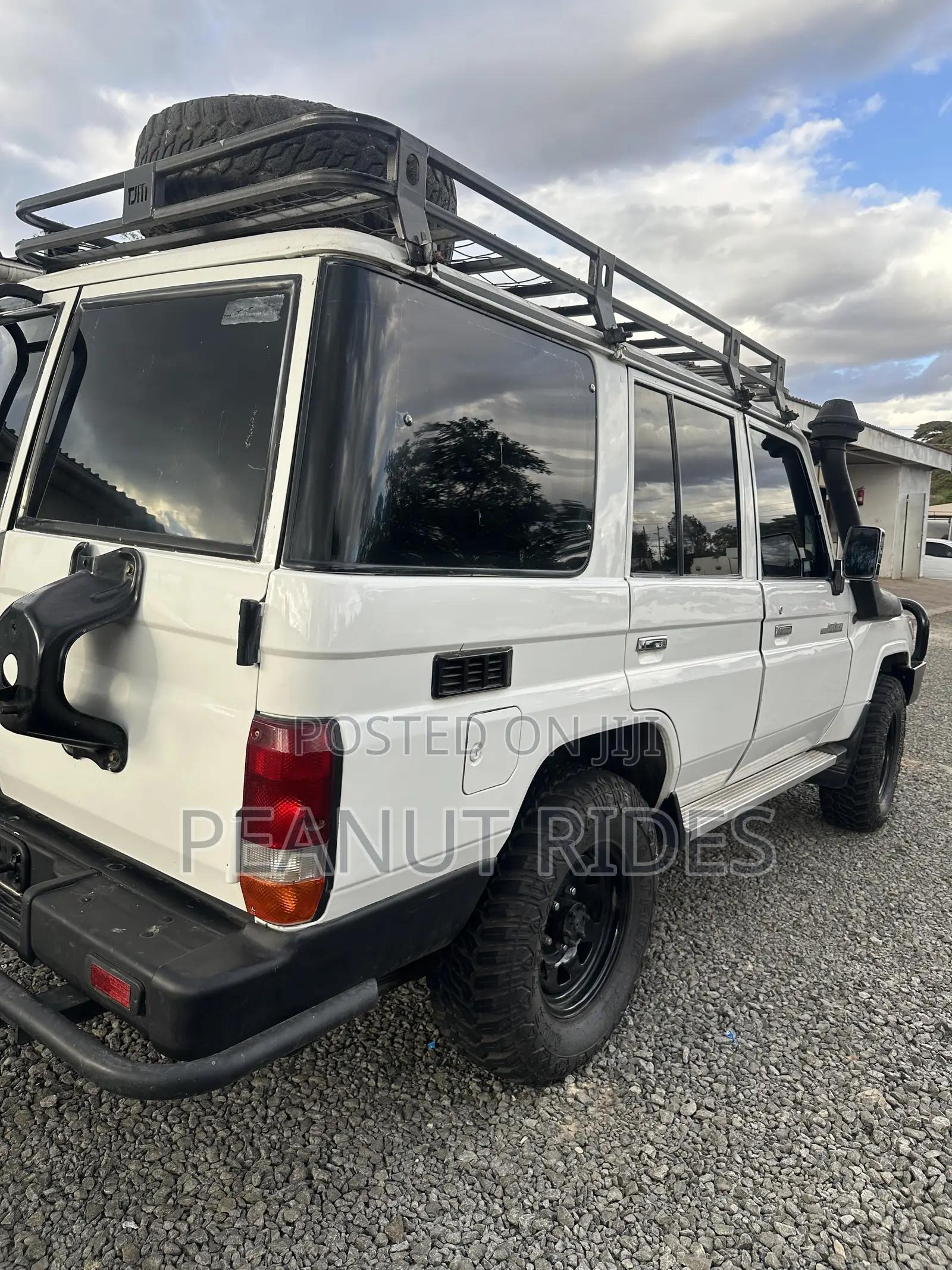 Toyota Land Cruiser 2012 White