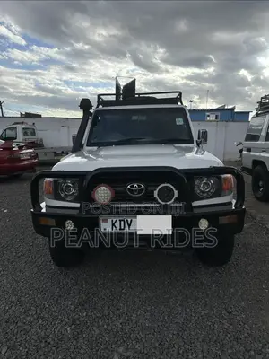 Toyota Land Cruiser 2012 White