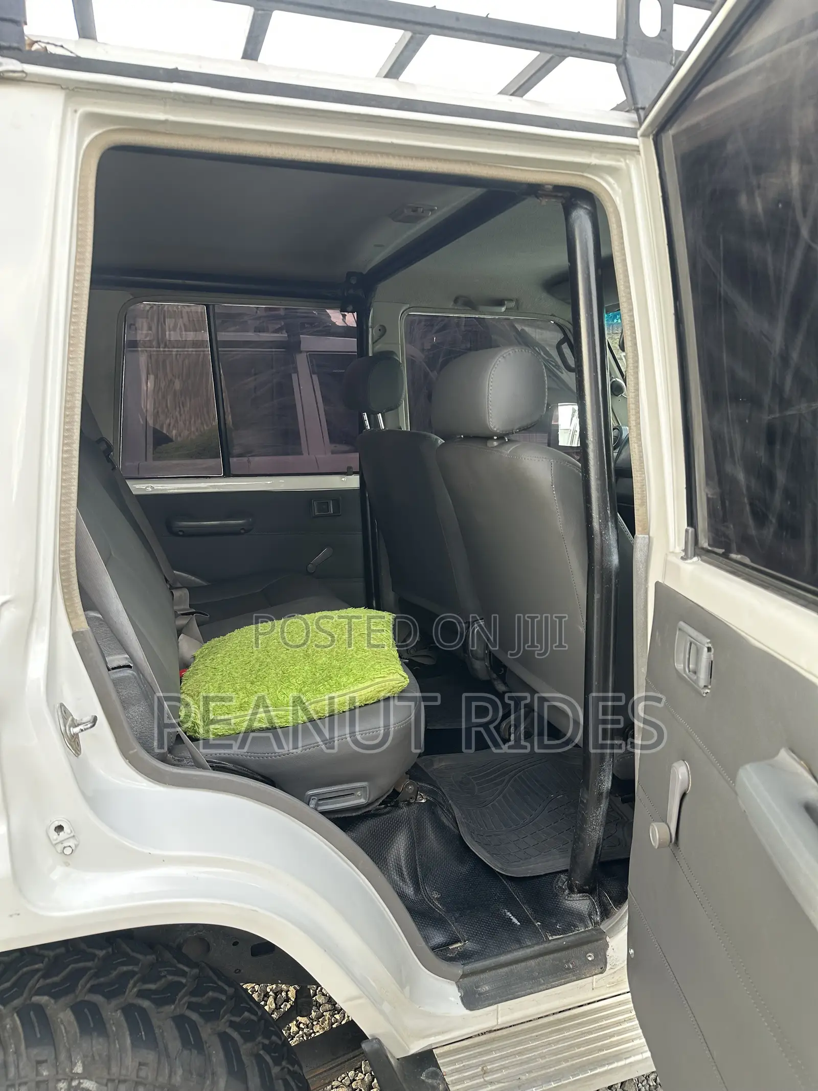 Toyota Land Cruiser 2012 White