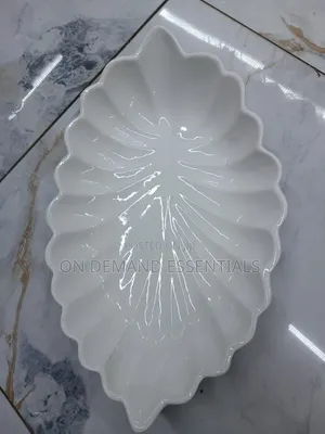Elegant Leaf-Shaped Serving Bowl