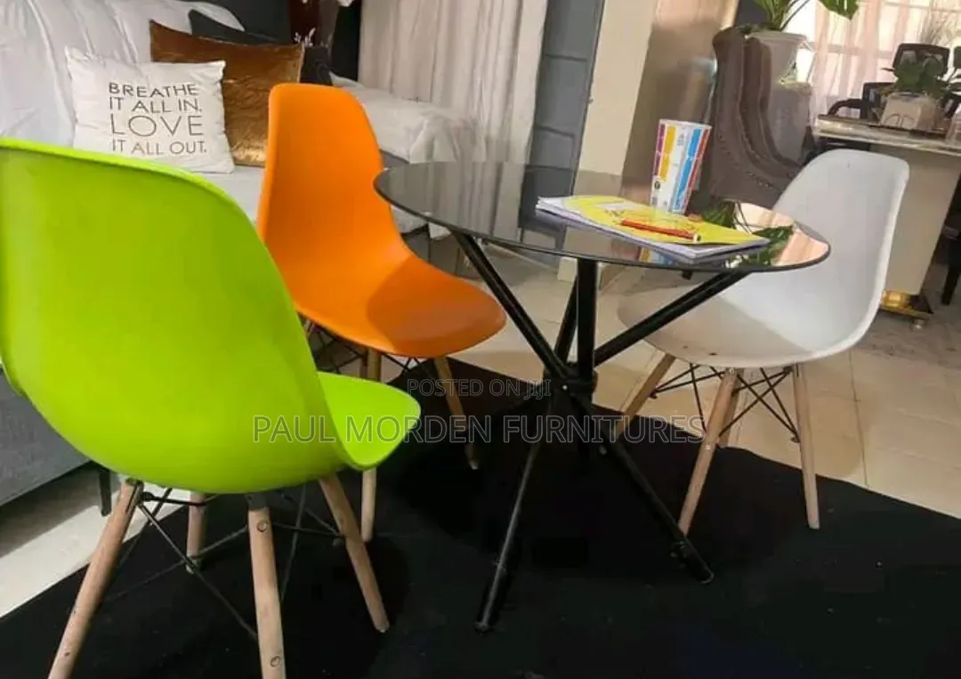 Black Round Dining Table