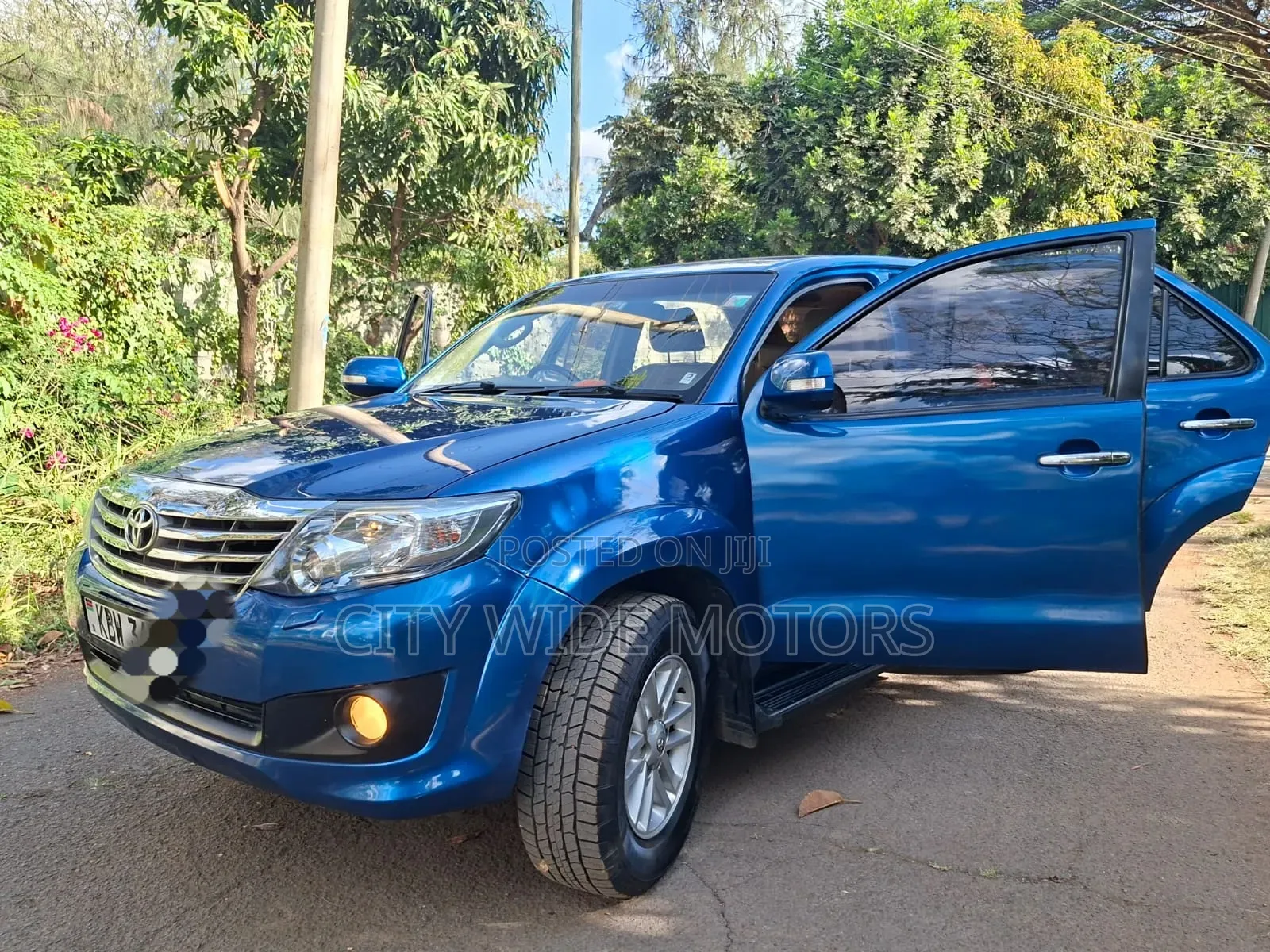 Toyota Fortuner 2012 Blue