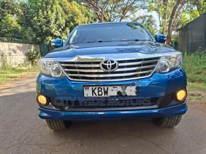 Toyota Fortuner 2012 Blue