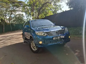 Toyota Fortuner 2012 Blue