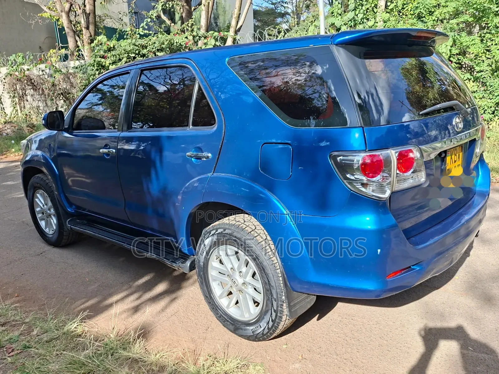 Toyota Fortuner 2012 Blue
