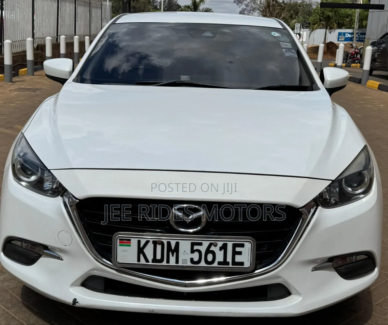 Mazda Axela 2017 Off white