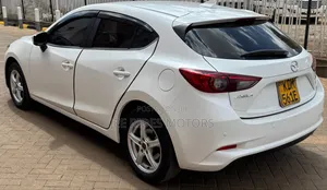 Mazda Axela 2017 Off white