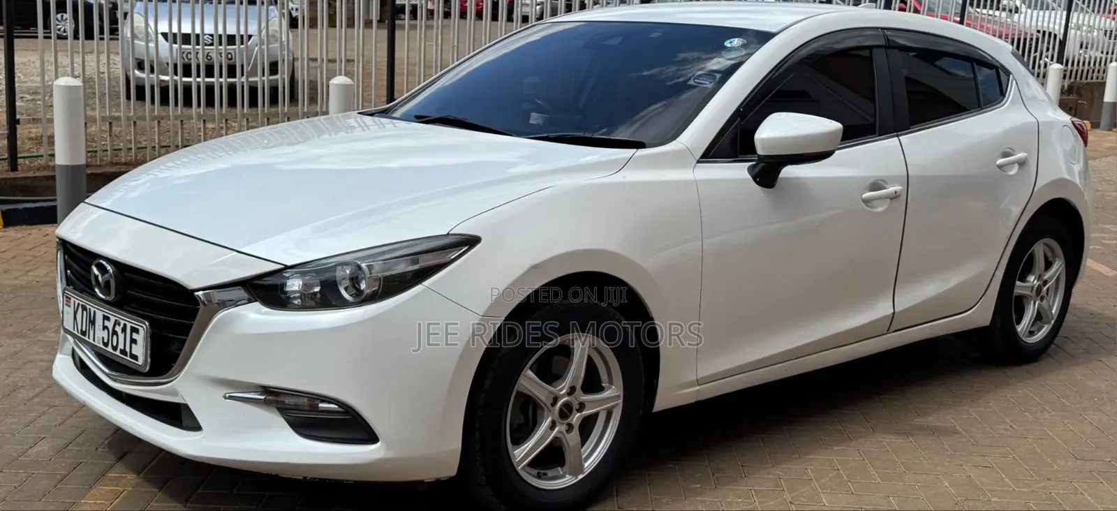 Mazda Axela 2017 Off white