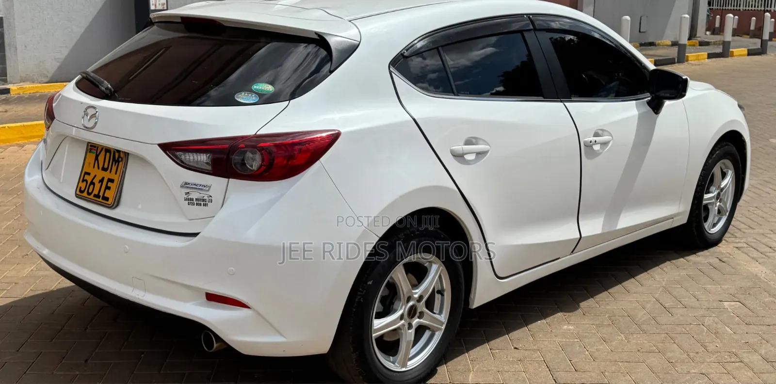 Mazda Axela 2017 Off white