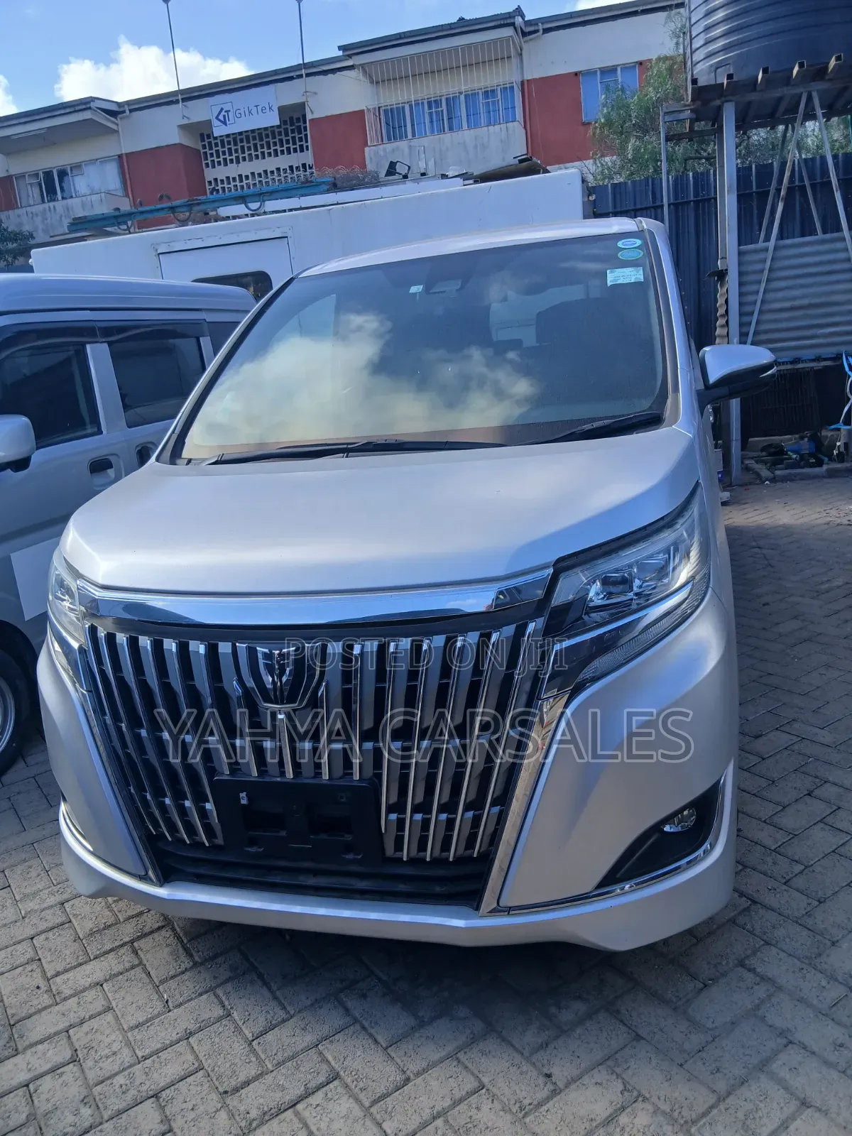 Toyota Esquire 2018 Silver