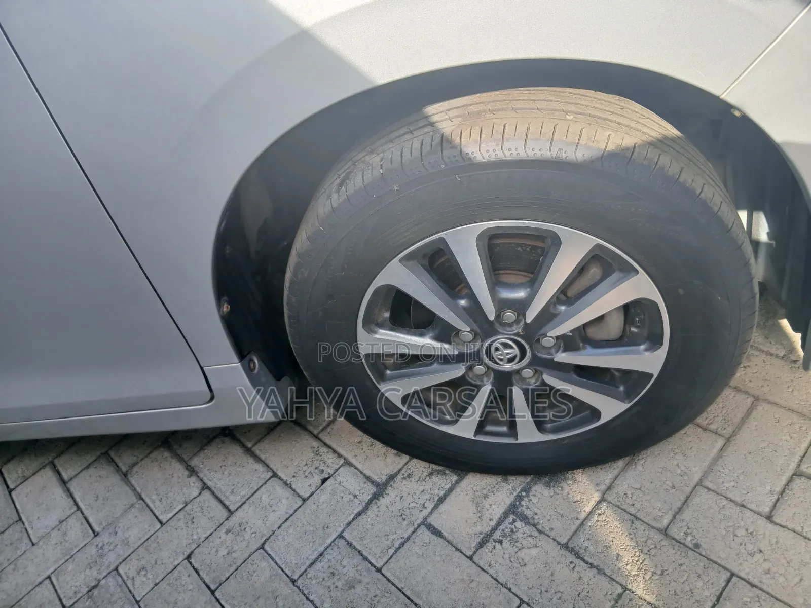 Toyota Esquire 2018 Silver