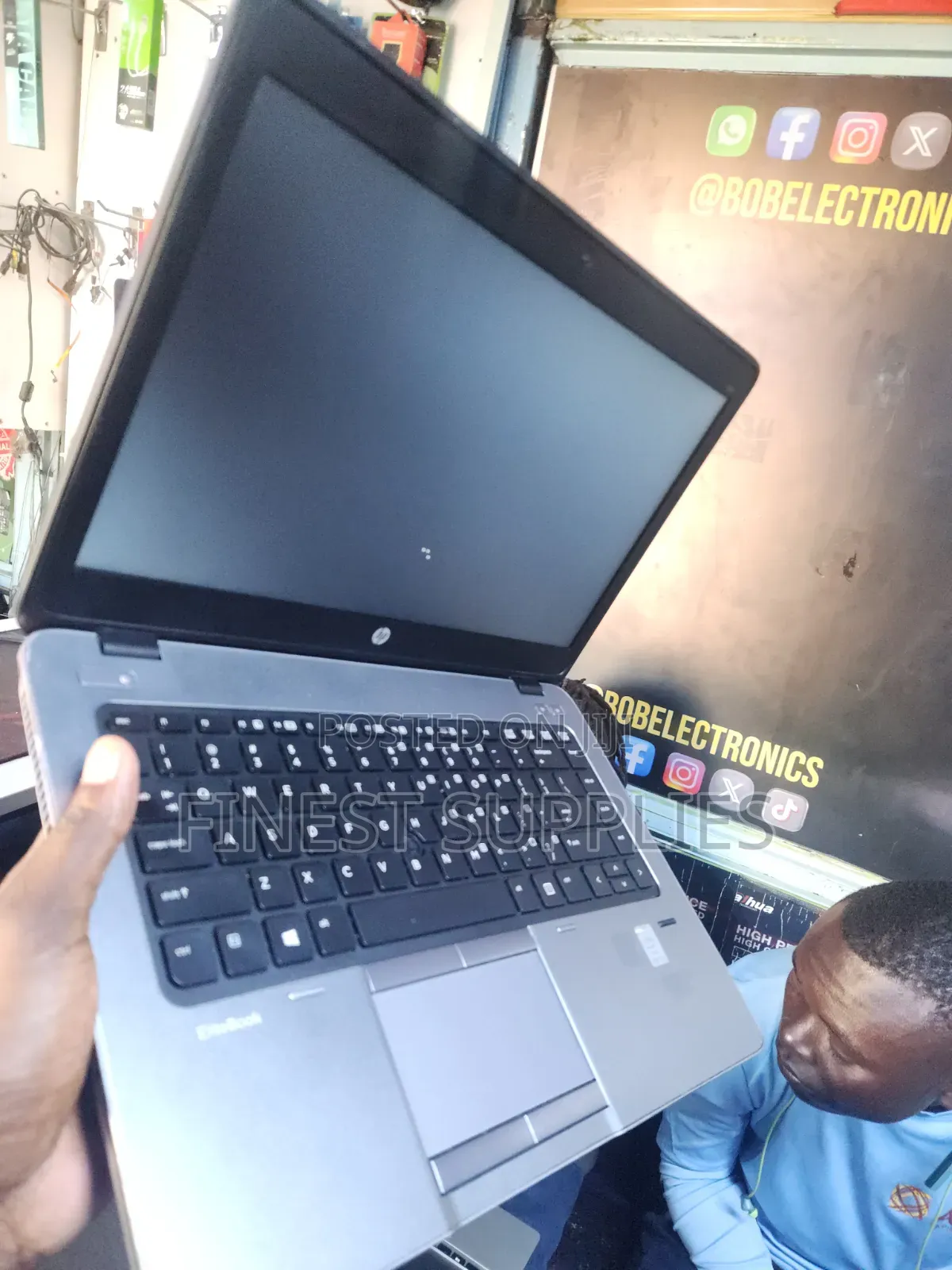 Laptop HP 14-ep0063 4GB Intel Pentium HDD 160GB
