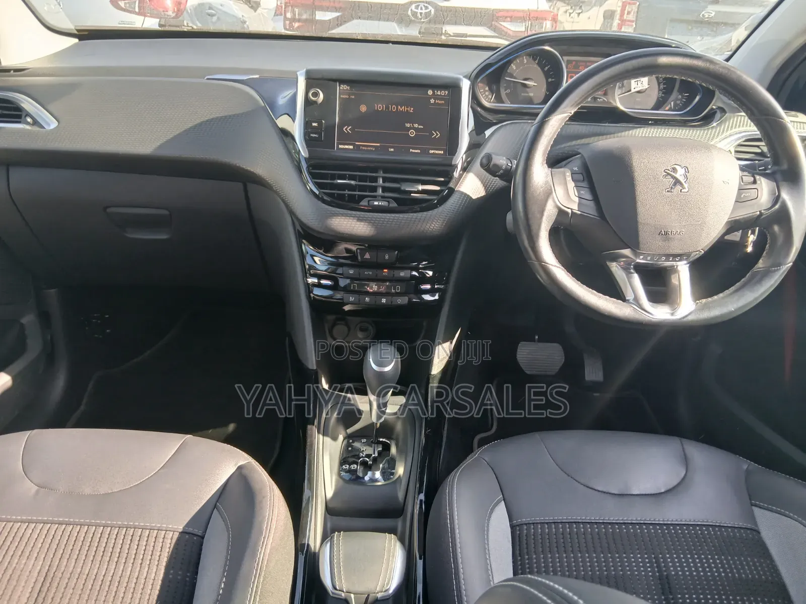 Peugeot 2008 2018 Green