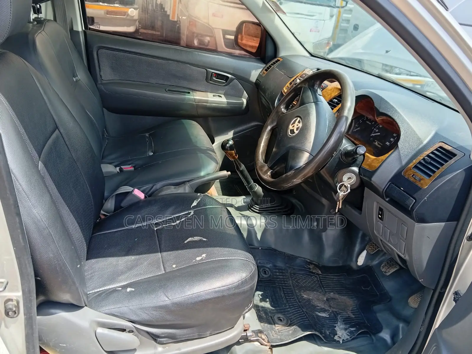 Toyota Hilux 2015 Gold