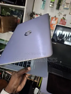 Laptop HP 14-ep0063 4GB Intel Pentium HDD 320GB