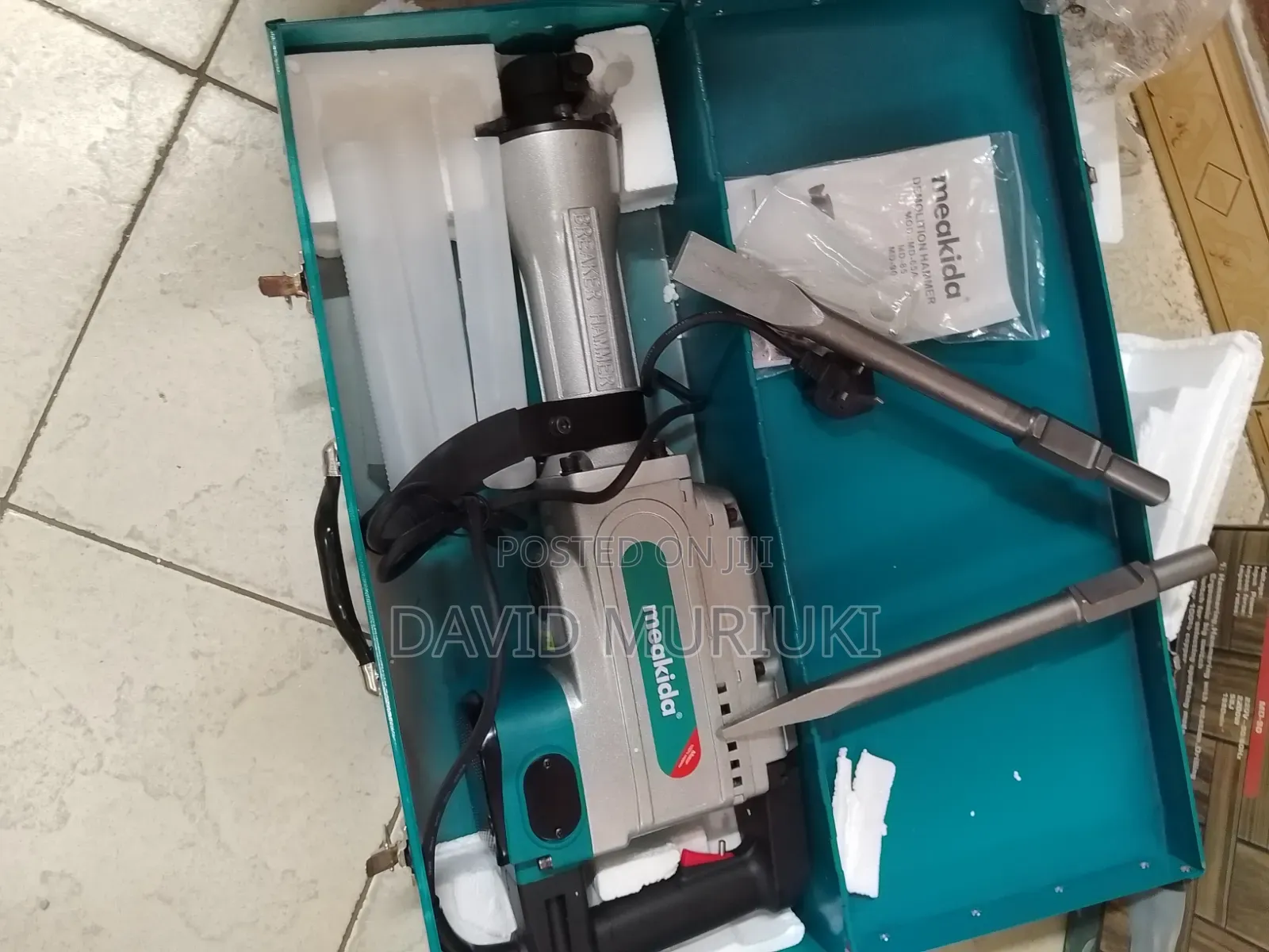 Meakida 2200W Construction Breaker