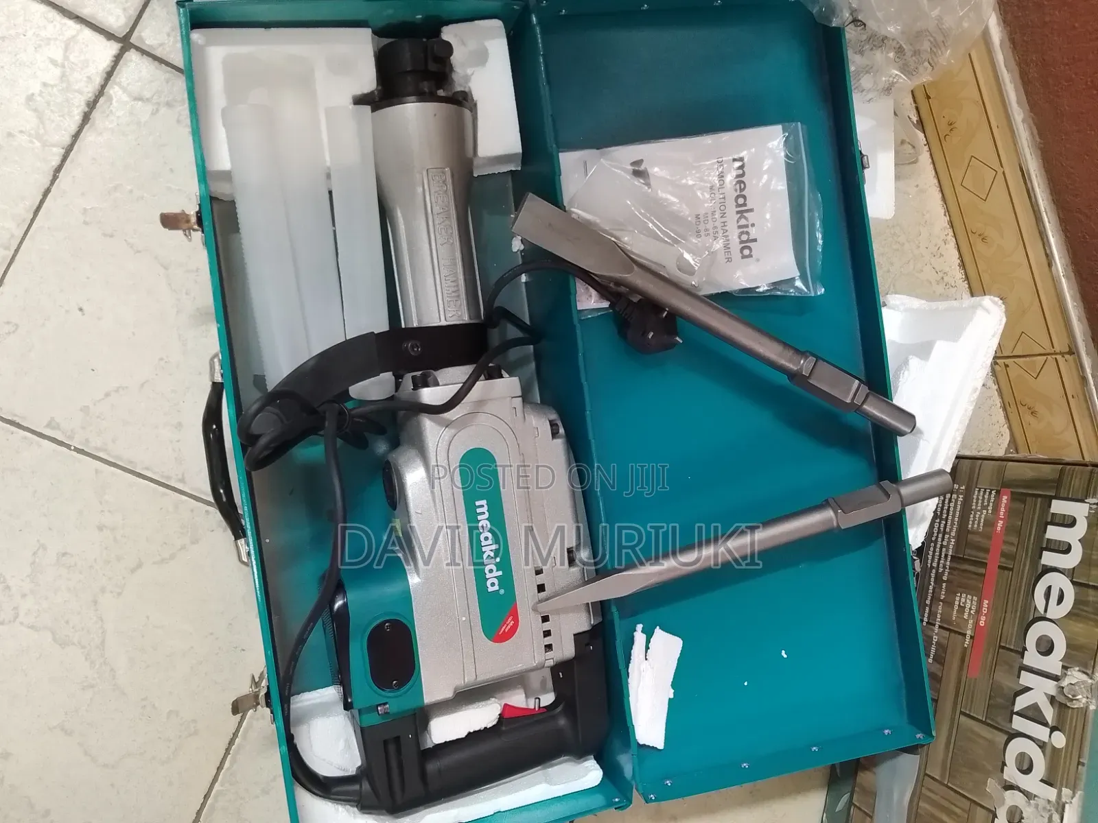 Meakida 2200W Construction Breaker