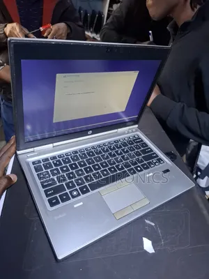 Laptop HP 14-ep0063 4GB Intel Celeron HDD 250GB
