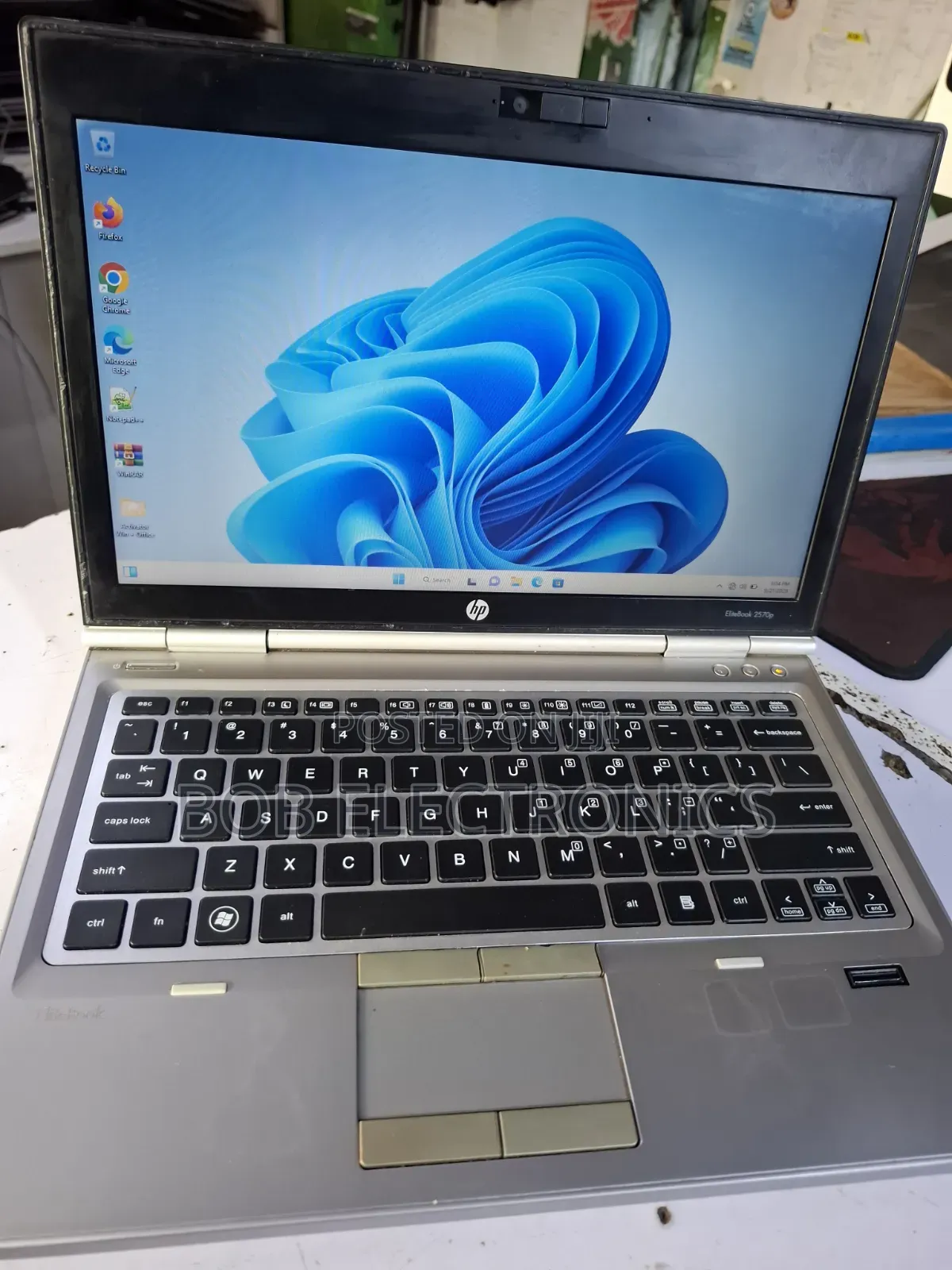 Laptop HP 14-ep0063 4GB Intel Celeron HDD 250GB
