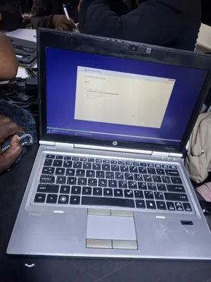 Laptop HP 14-ep0063 4GB Intel Celeron HDD 250GB