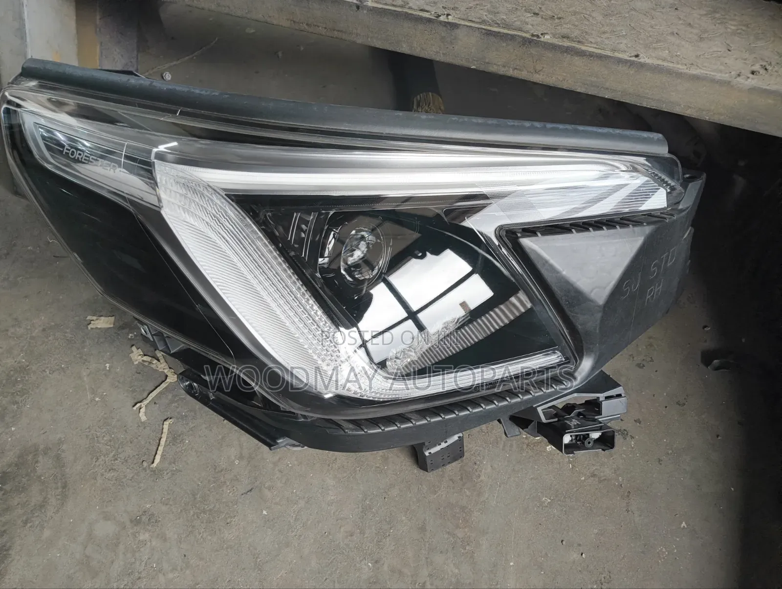 Sk9 Forester Headlight