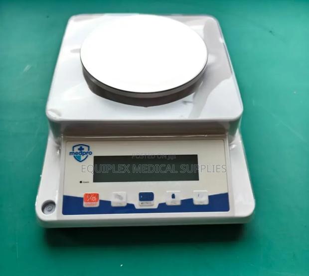 A Precision Laboratory Analytical Balance (1100g/0.01g) - main view