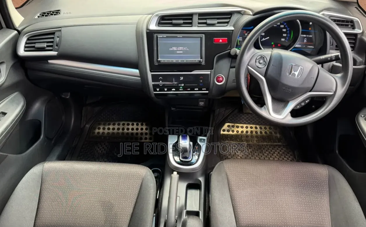 Honda Fit 2017 Ivory