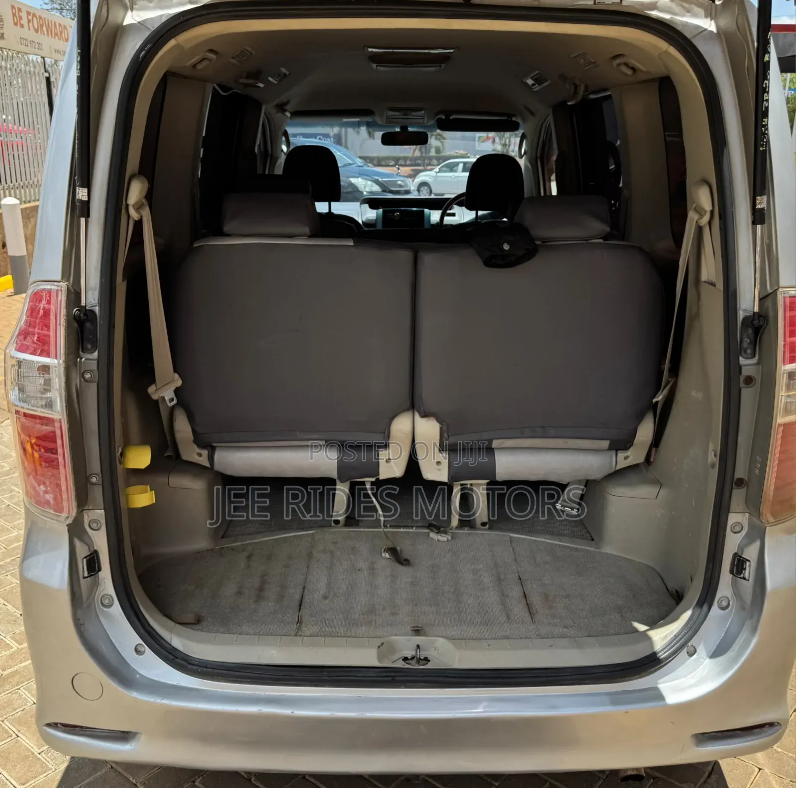 Toyota Noah 2008