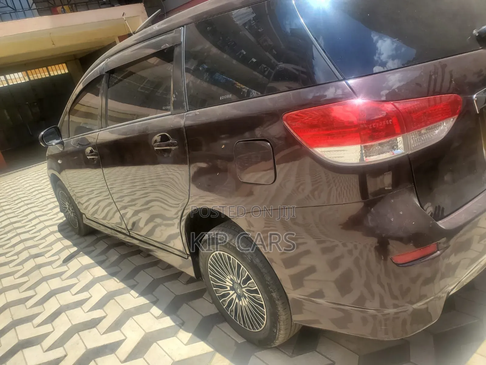 Toyota Wish 2012 Purple