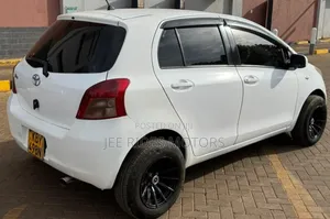 Toyota Vitz 2007 Pearl