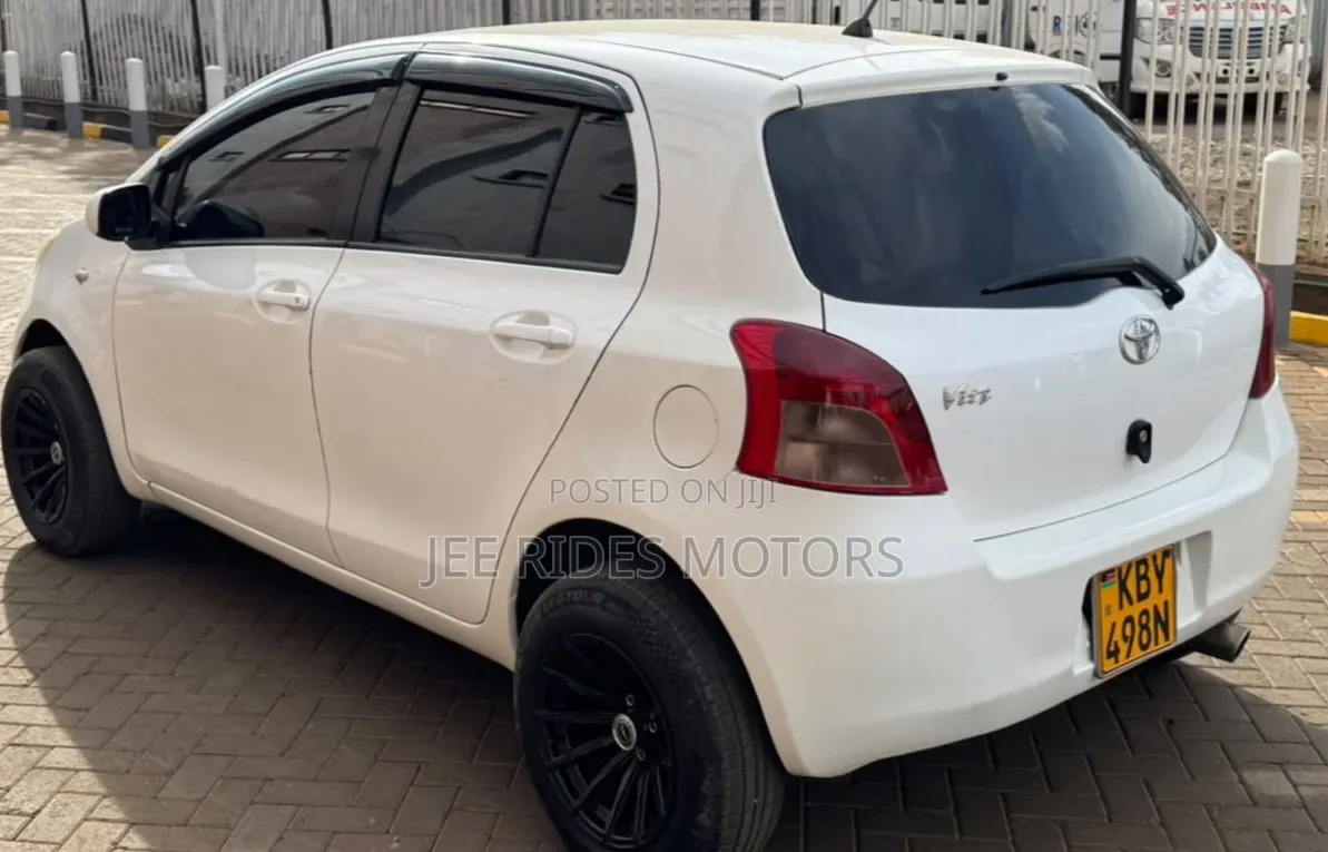 Toyota Vitz 2007 Pearl