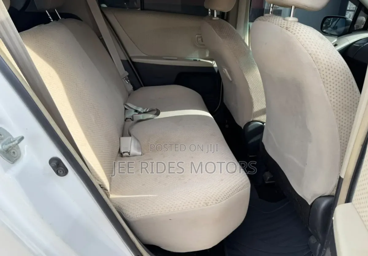 Toyota Vitz 2007 Pearl