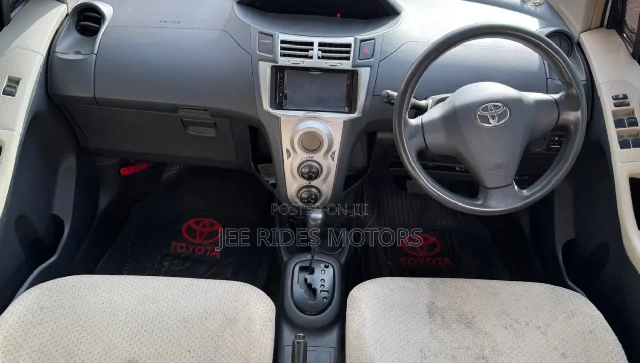 Toyota Vitz 2007 Pearl
