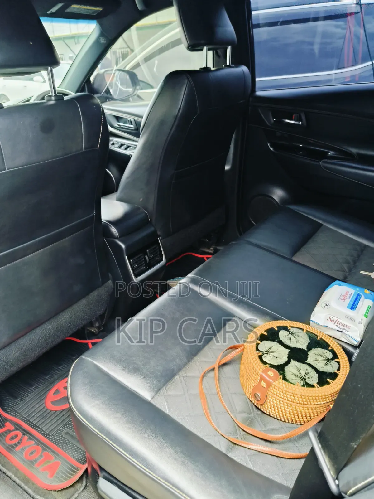 Toyota Harrier 2.0 2017 Black