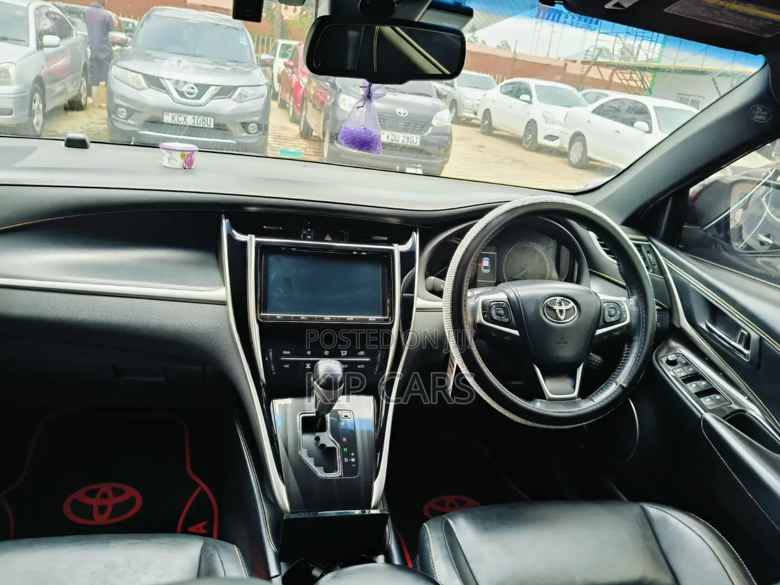 Toyota Harrier 2.0 2017 Black