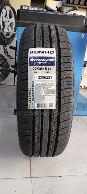225/65r17 Kumho Tire
