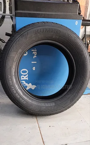 225/65r17 Kumho Tire
