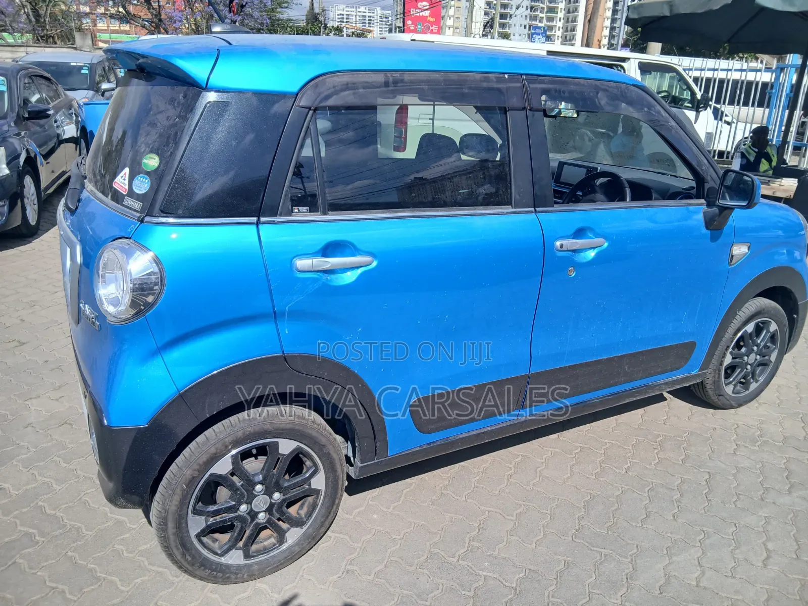 Daihatsu Cast 2019 Blue