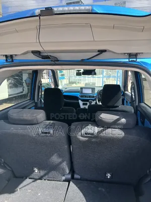 Daihatsu Cast 2019 Blue