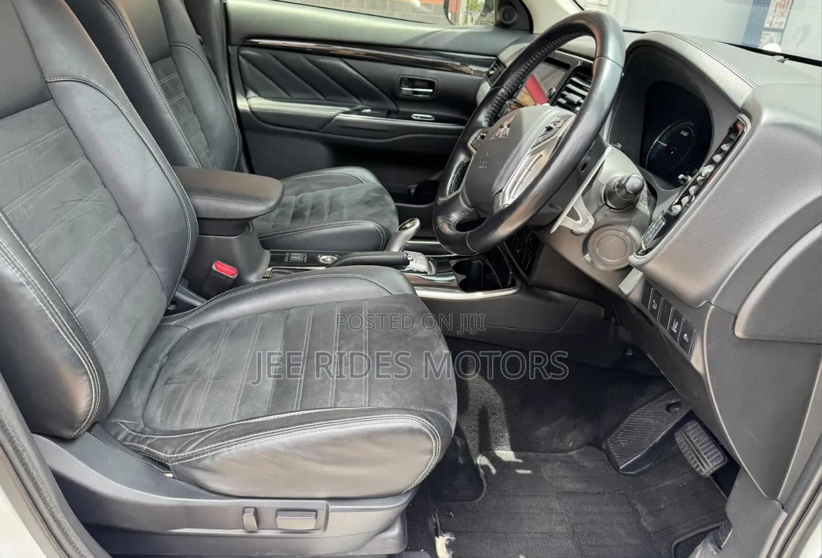 Mitsubishi Outlander 2016 Ivory