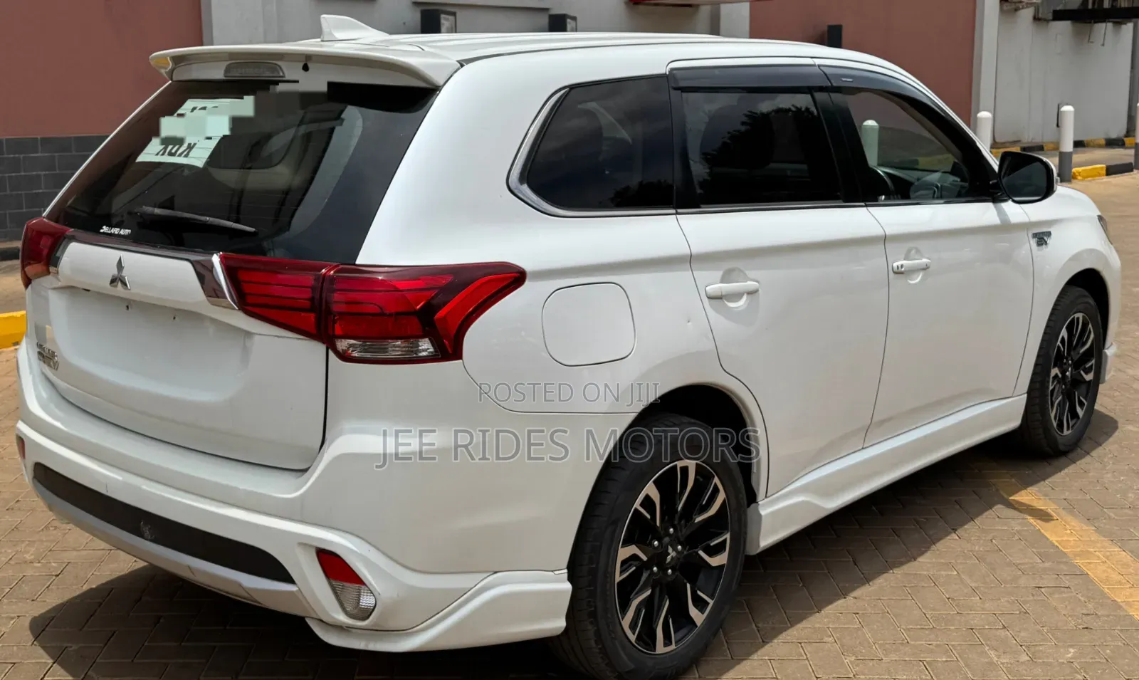 Mitsubishi Outlander 2016 Ivory
