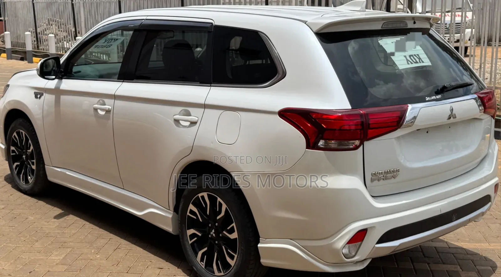 Mitsubishi Outlander 2016 Ivory