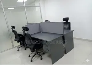 4-Way Workstation With Conference Seats