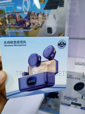Q8 Wireless Dual Collar Mic With Digital Display Case