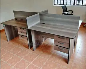 4-Way Workstation With Conference Seats