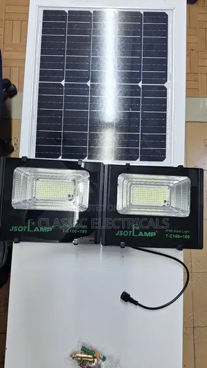 100 +100 Solar Flood Lights