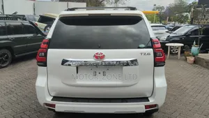 Toyota Land Cruiser Prado 2019 White
