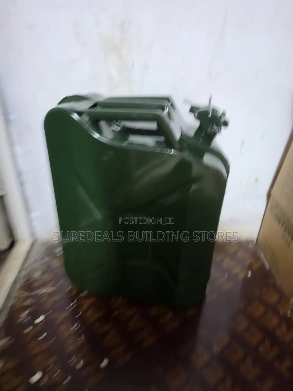 Strong Metallic Fuel Jerry Can (20L Capacity)