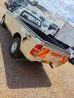 Toyota Hilux 2015 Gold